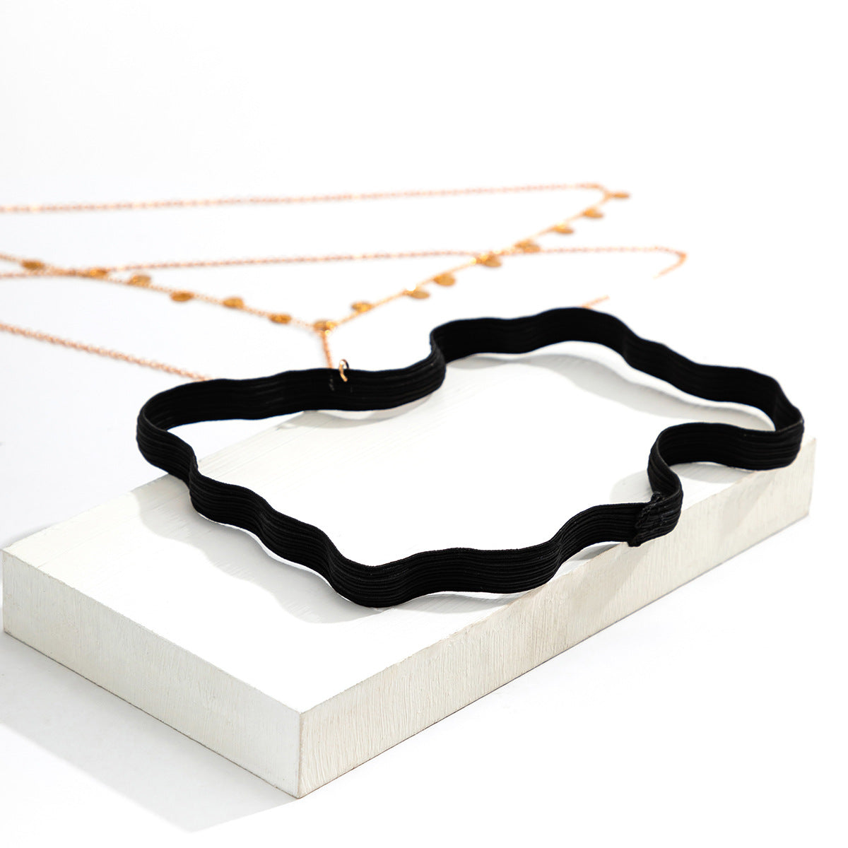 ELASTIC BODY CHAIN
