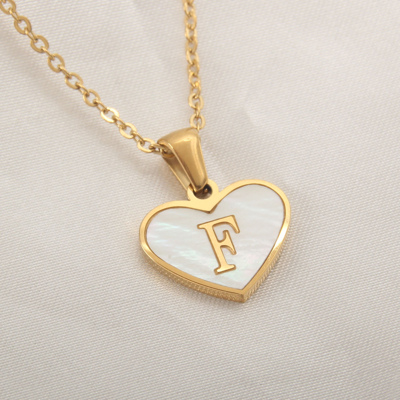 26 Letter White Shell Heart-shaped Necklace