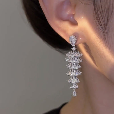 Vely Sparkling Tree Drop Earrings
