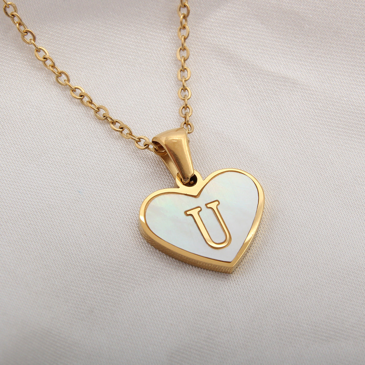 26 Letter White Shell Heart-shaped Necklace