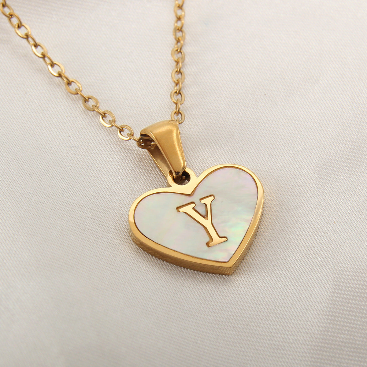 26 Letter White Shell Heart-shaped Necklace