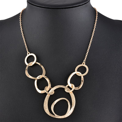 Exaggerat Annulus Necklace